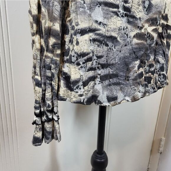 Passion Concept Blouse - Picture 10 of 14